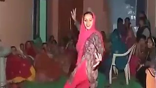 Indian bhabhi from Haryana dancing in her friend wedding party